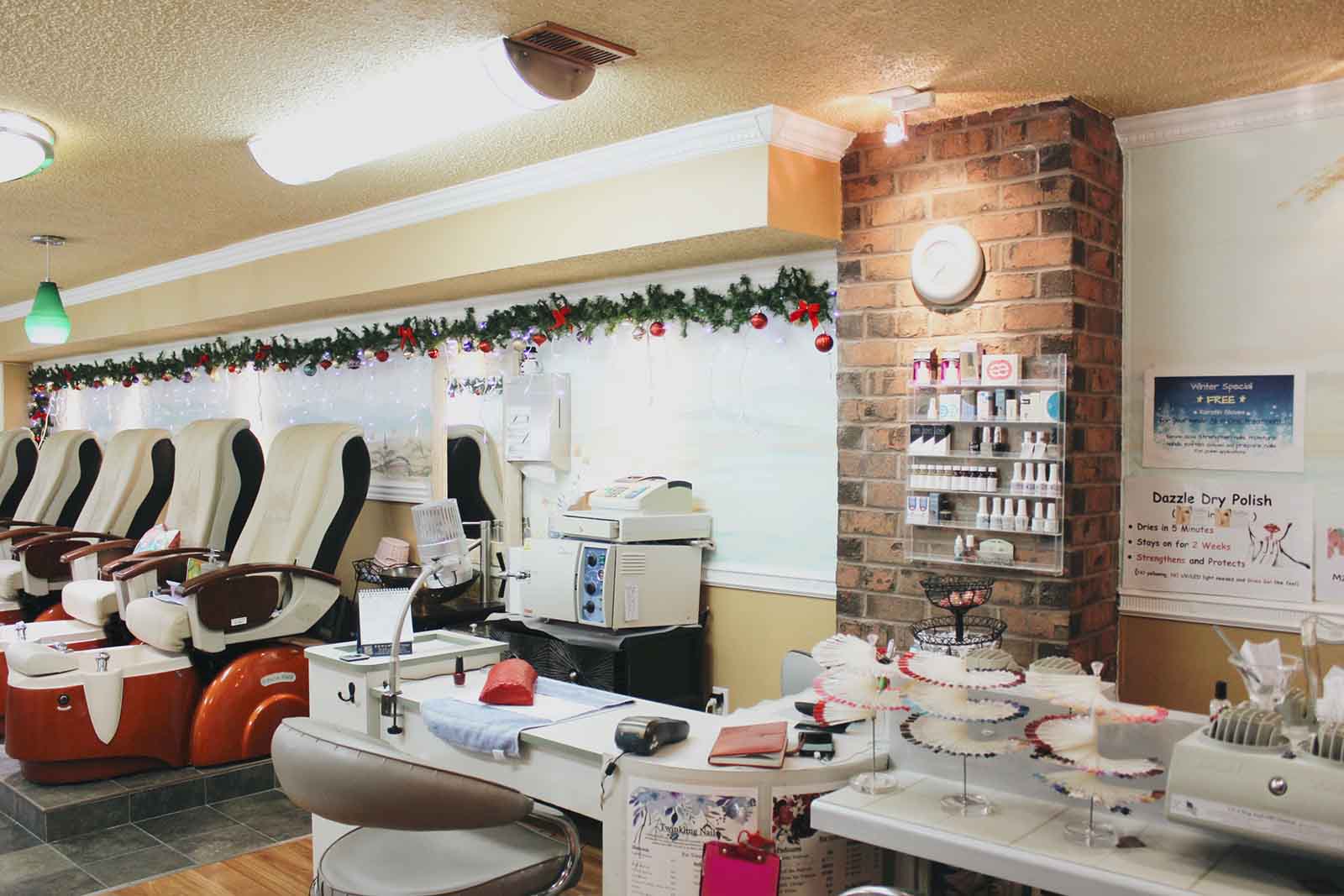 Twinkling Nails in Ambler, PA 19002